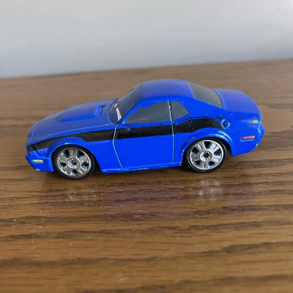 Disney Pixar Cars 2 Rod Torque Redline Diecast 1:55 FC Spy Secret Agent